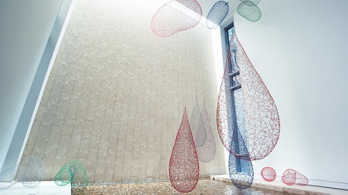 Biệt thự có thác nước trong nhà như một tác phẩm nghệ thuật