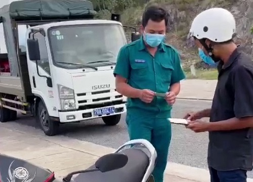 Vụ "bánh mì không phải hàng thiết yếu" ở Nha Trang: Nam công nhân đi làm trở lại, kỉ luật lãnh đạo phường