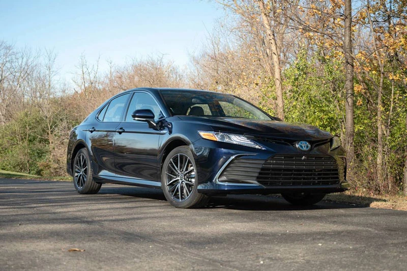 5. Toyota Camry 2021 (giá khởi điểm: 26.040 USD).