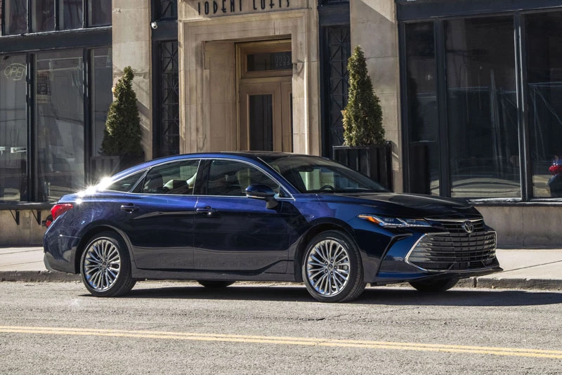 9. Toyota Avalon 2021 (giá khởi điểm: 37.120 USD).