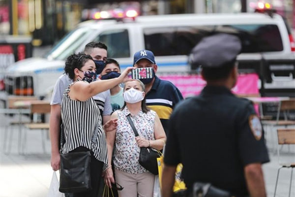 Mỹ nâng khuyến cáo đi lại tới Anh lên mức cao nhất