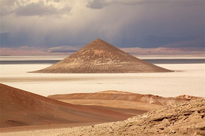 Cono de Arita - Kim tự tháp tự nhiên bí ẩn nhất thế giới ở Argentina - 2