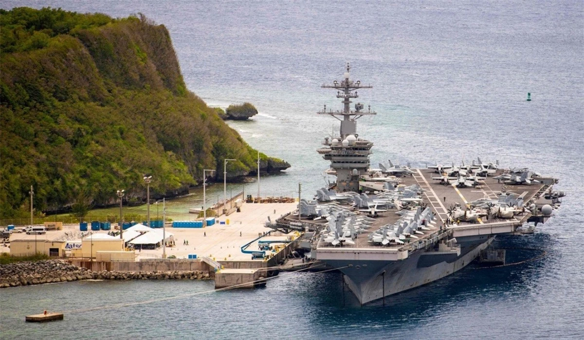 USS Theodore Roosevelt là một trong những tàu sân bay chạy năng lượng hạt nhân của Mỹ. Ảnh: AFP