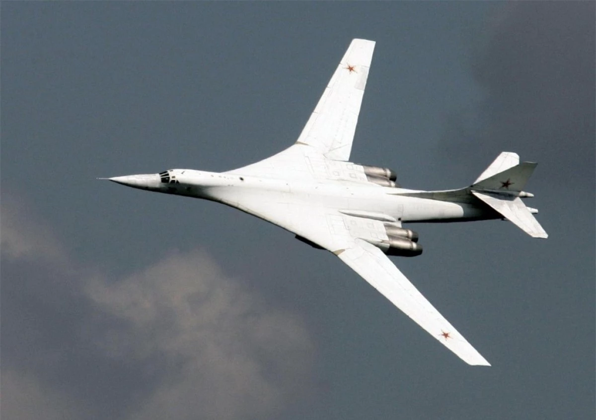 Máy bay ném bom chiến lược Tu-160. Ảnh: Reuters