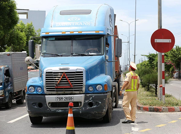 Đà Nẵng áp dụng "luồng xanh" ưu tiên cho phương tiện vận chuyển hàng hóa, công nhân, chuyên gia qua địa bàn TP