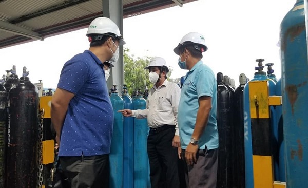 Tăng tốc sản xuất khí oxy phục vụ điều trị bệnh nhân COVID-19