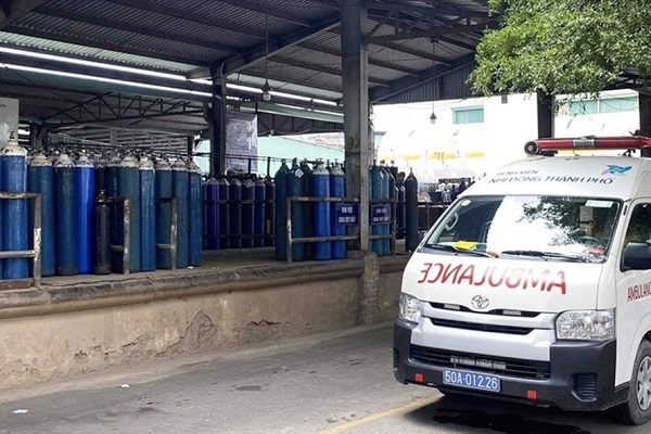 Đề nghị các doanh nghiệp tăng cường tối đa năng lực sản xuất và cung ứng oxy y tế 