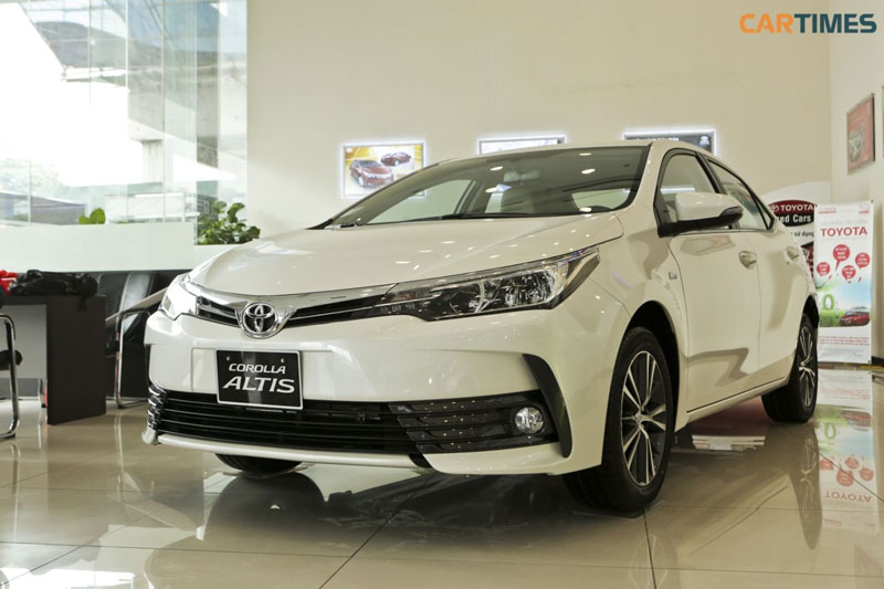 Toyota Corolla Altis giảm giá hơn 50 triệu đồng tại đại lý