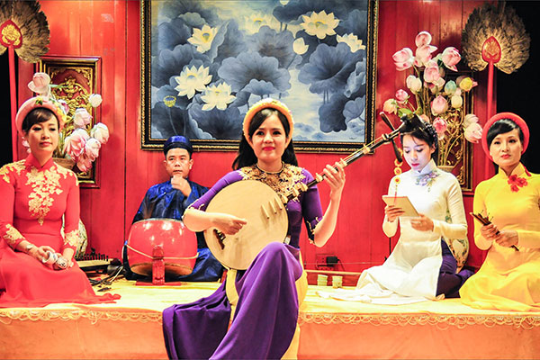Phát huy ca Huế thành sản phẩm văn hóa du lịch đặc sắc