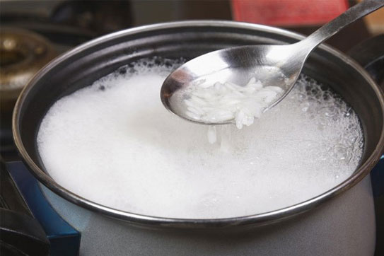 Hàng triệu phụ nữ sẽ hối hận vì không biết dùng nước cơm chống nắng