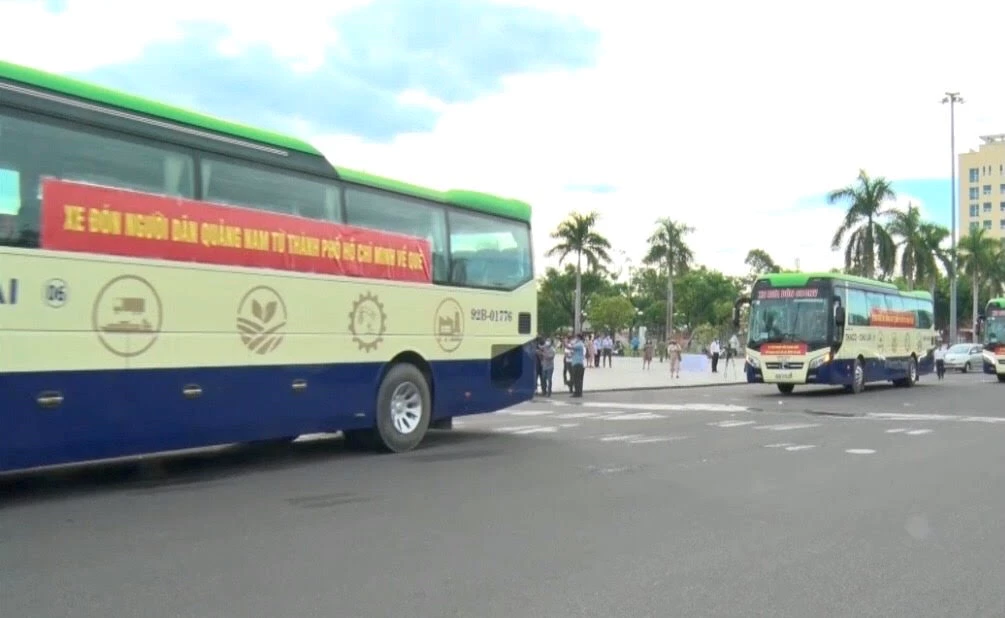 Đoàn xe bắt đầu xuất phát tại TP Tam Kỳ, Quảng Nam