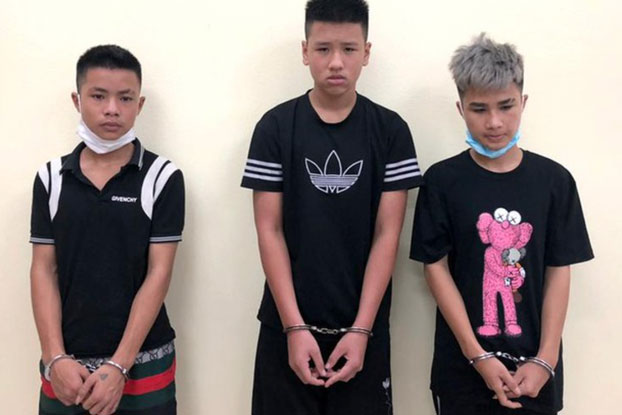 Hà Nội: Bắt giữ nhóm cướp 14, 15 tuổi chuyên dọa chém người, cướp tài sản