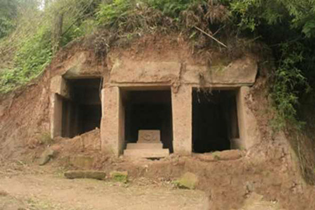 Đào được "quái thú" bằng vàng trong mộ cổ: Chuyên gia vừa nhìn đã nói “Anh phải giao nộp nó ngay!”