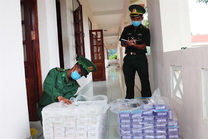 An Giang: Thu giữ 2.300 bao thuốc lá nhập lậu