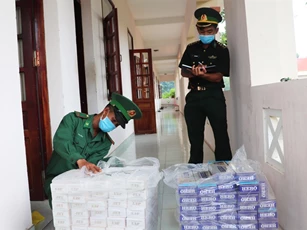 An Giang: Thu giữ 2.300 bao thuốc lá nhập lậu