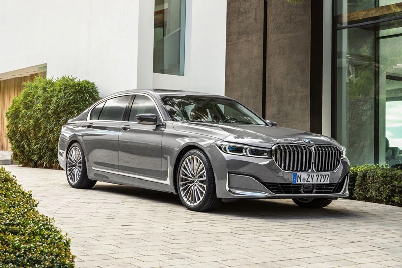 7. BMW 7-Series 2021 (giá khởi điểm: 86.800 USD).