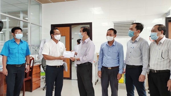 Long An: Bí thư Tỉnh ủy Nguyễn Văn Được thăm, động viên lực lượng tuyến đầu