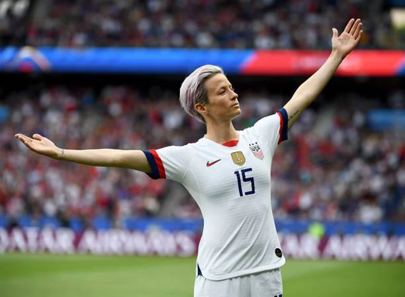 4. Megann Rapinoe: 447.000 USD/năm.