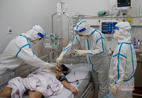 Bác sĩ cảnh báo không được tự chữa COVID-19 theo “bài thuốc” lan truyền trên mạng