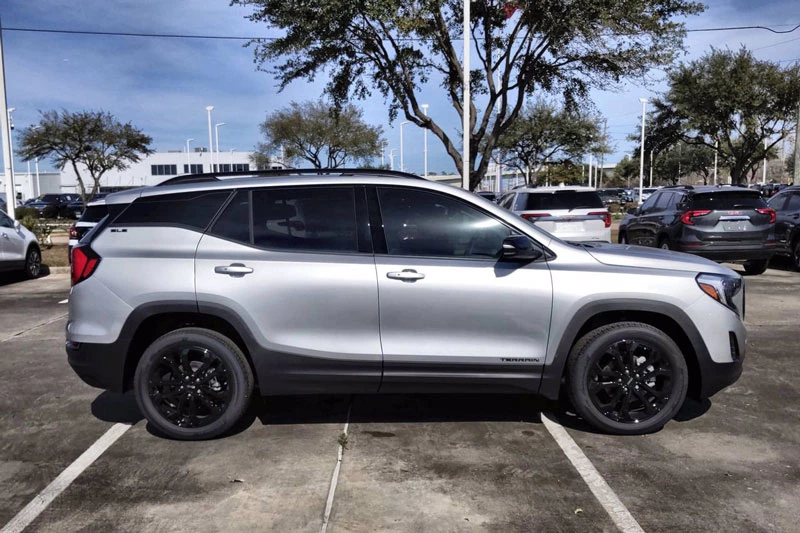 7. GMC Terrain SLE FWD 2021.