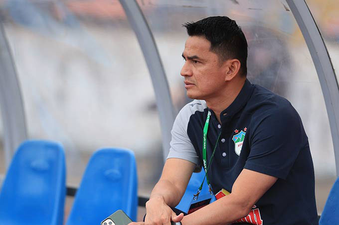 Bầu Đức lạnh lùng từ chối Thái Lan về ý định mời lại Kiatisak