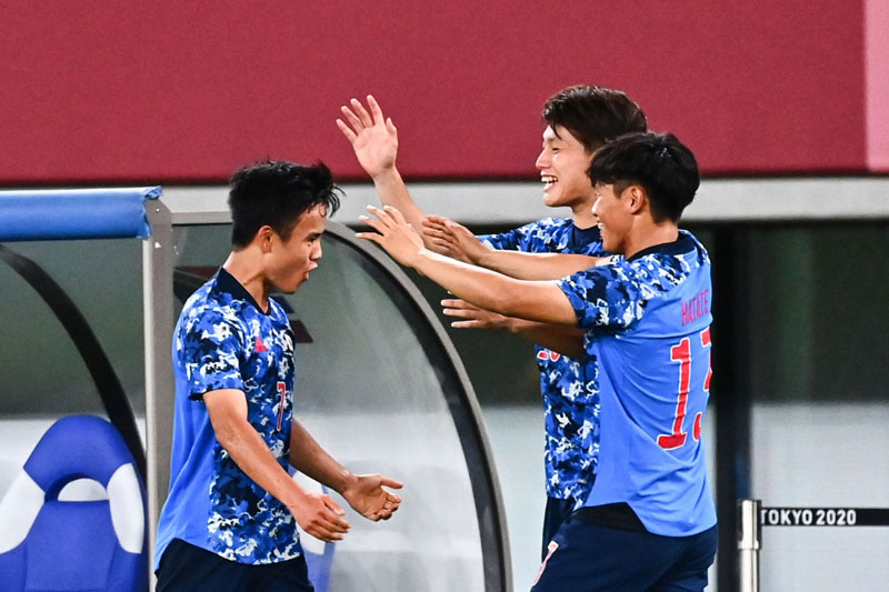 Sao Real Madrid ghi bàn đẳng cấp, U23 Nhật Bản ra quân thắng lợi