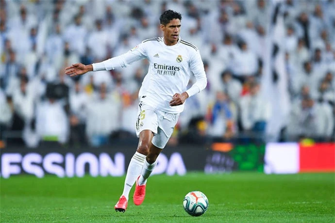 Varane sẽ mang tới sự chắc chắn cho hàng thủ Man United