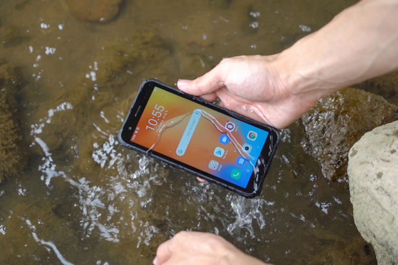 Smartphone ‘nồi đồng cối đá’, pin 5.580 mAh, giá 3,2 triệu đồng