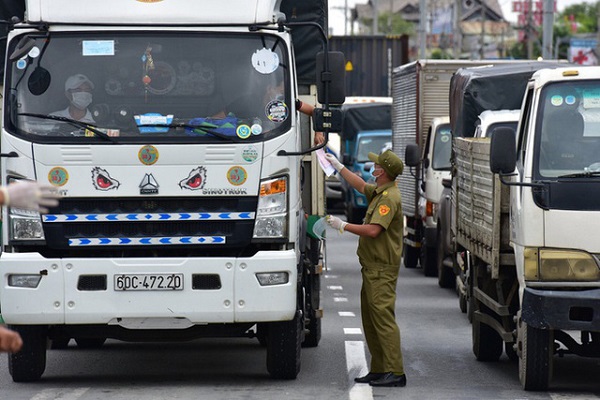 Gỡ khó cho lưu thông hàng hóa phía Nam