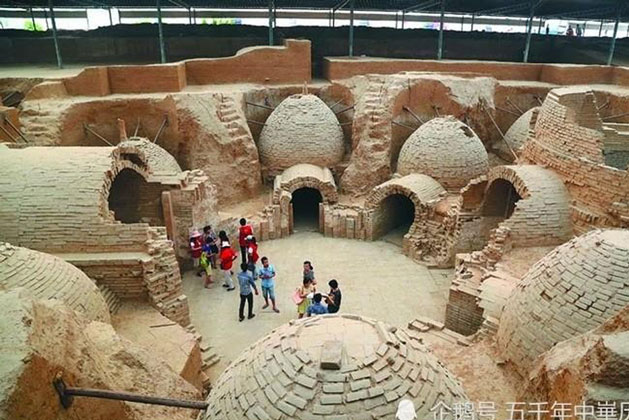 Phát hiện lăng mộ nghìn năm đồ sộ hơn lăng Từ Hi Thái hậu: 12 quan tài chứa bí mật gì?