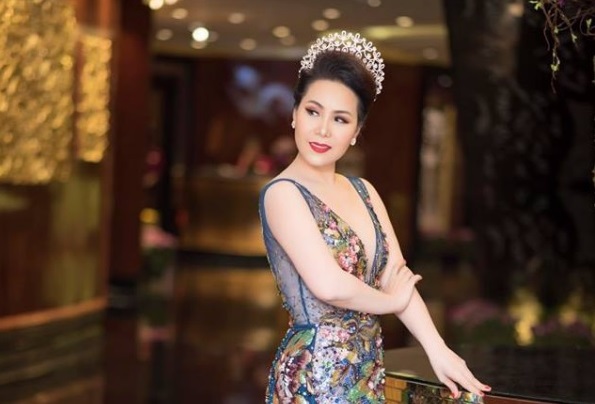 Nữ hoàng doanh nhân Kim Chi chia sẻ bí quyết toả sáng với nhiều loại trang phục 