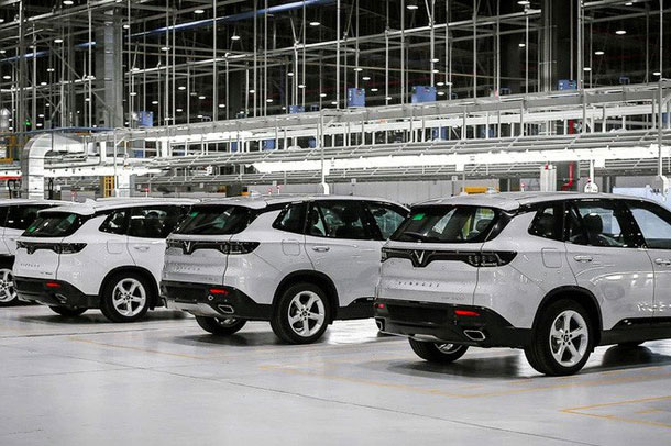 Hơn 3 năm hưởng thuế 0%, giá bán xe ô tô nội địa cao hơn nhiều nước trong khu vực