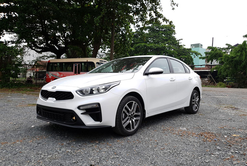 Phân khúc xe hạng C tháng 6: Doanh số Kia Cerato tăng vọt, Honda Civic 'đội sổ' ế ẩm