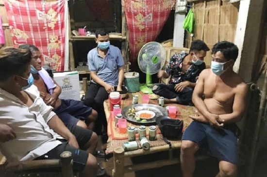 Trà Vinh: Tụ tập "ăn nhậu" giữa mùa dịch, 5 người bị xử phạt 75 triệu đồng 