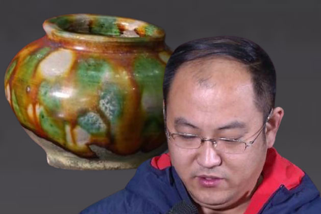 Người nông dân bỏ 1.000 NDT mua chiếc bình gốm, chuyên gia dứt khoát: Mang về đi, tôi không dám định giá!