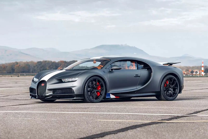 10. Bugatti Chiron Sport (vận tốc tối đa: 420 km/h).