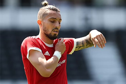 Telles chấn thương, Man United đau đầu với vị trí hậu vệ trái