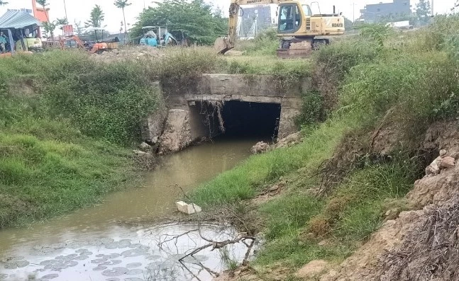 Cống nước vào dự án đã được DN nạo vét thông thoáng theo yêu cầu của chính quyền địa phương