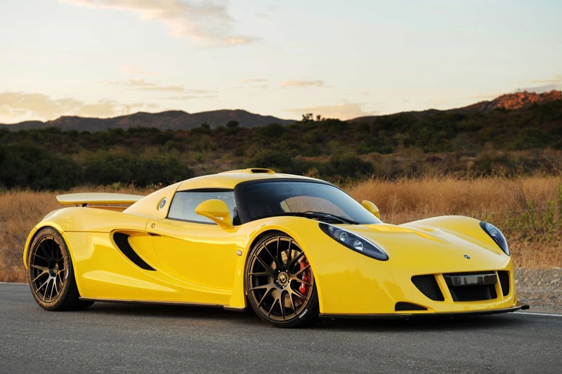 7. Hennessey Venom GT (vận tốc tối đa: 435,31 km/h). 