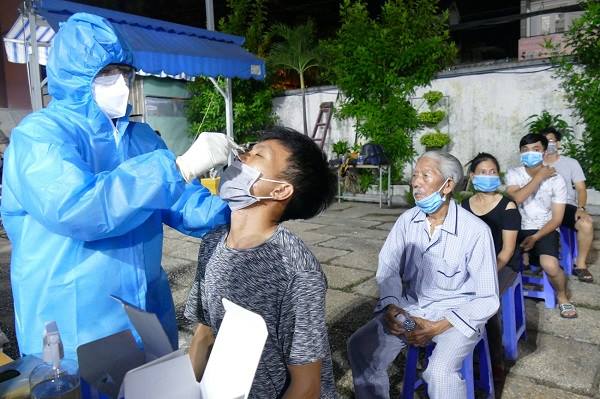 Các chuyên gia "hiến kế" con đường thoát khỏi COVID-19