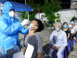 Các chuyên gia "hiến kế" con đường thoát khỏi COVID-19