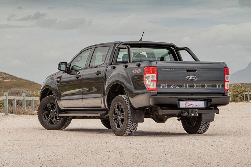 9. Ford Ranger 2021 (giá khởi điểm: 24.820 USD).