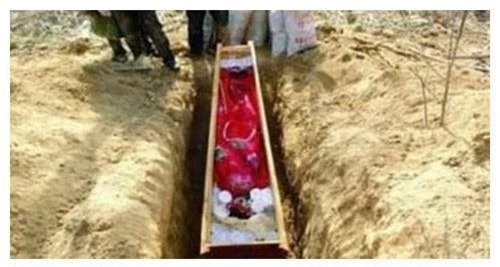 Ngôi mộ bé gái 5 tuổi được khai quật ở Sơn Đông cùng chiếc áo cưới đính vàng, các chuyên gia hét lên sau khi danh phận cô bé được xác nhận! - Ảnh 2.