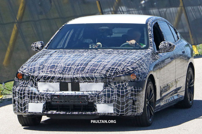 Hé lộ hình ảnh BMW 5-Series thế hệ mới chạy thử trên phố