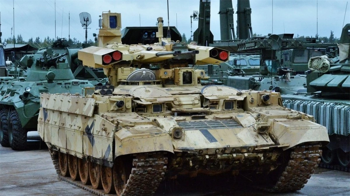 Xe chiến đấu hỗ trợ xe tăng, có tên gọi Terminator-2. Ảnh: Sputnik