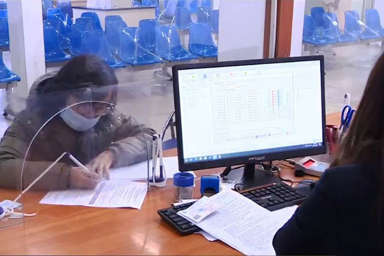 Hà Nội tạm dừng nhận hồ sơ hưởng bảo hiểm thất nghiệp trực tiếp để phòng dịch COVID-19