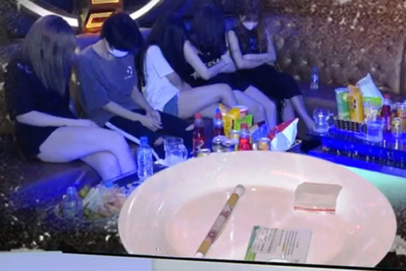 Nhiều đối tượng sử dụng ma túy trong quán karaoke bất chấp dịch COVID-19