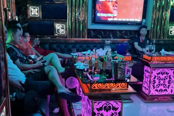 Vẫn còn nhiều người chủ quan trong phòng dịch