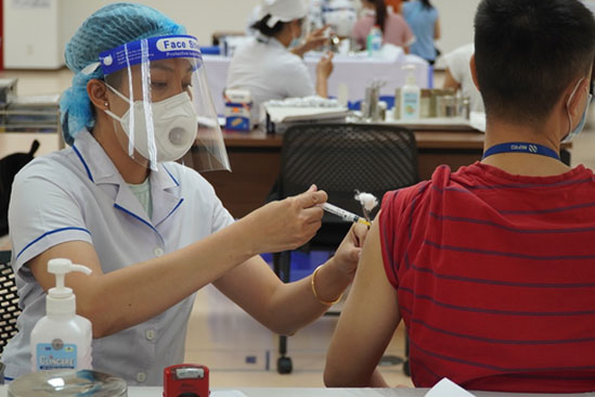 Tăng tốc để vaccine COVID-19 đến nhanh nhất với người dân TP Hồ Chí Minh