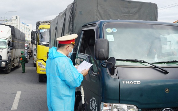Bộ Giao thông vận tải: Tạo thuận lợi cho xe chở hàng thiết yếu chưa được cấp "luồng xanh" do mạng bị tấn công